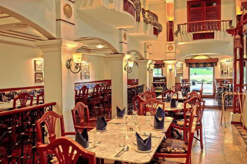 The Apartments At Merdeka Palace Hotel Kuching Buitenkant foto